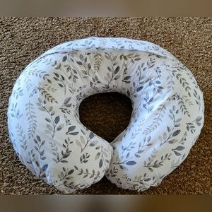 Feeding and infant support pillow